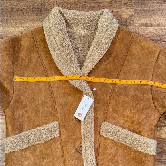 NWT! Brown Shearling Jacket with Cream Trim - Picture 14 of 16